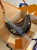 Klassieke M81098 LOOP halve maan baguette tas Luxe oude bloem clutch echt lederen handtas Designer dames heren twee schouderbanden metalen ketting tote crossbody tassen