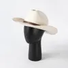 Nuovi cappelli da cowboy occidentali in lana 100% per donna Uomo Fascinator bianco Fedora a tesa larga cappello jazz festa formale decorare berretto da sposa