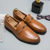 Loafers Men schoenen klassiek puntige teen vaste kleur pu metal gesp een pedaal modebedrijf casual bruiloft dagelijks AD126