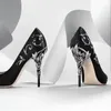 Eleganti scarpe da donna Fashion Metal Flower Stiletto High Bride Bride Wedding Party Shoe Ladies Punte di raso puntato