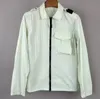 Nouvel été solide veste pour hommes légers Crème solaire fermeture à glissière Revers manteau Lâche décontracté en plein air couple redingote Epaulet style chemise Hommes Survêtement Manteaux A01