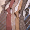 Bogen linbaiway Herrenanzug männlicher Geschäft brauner Bräutigam Polyester Streifte handgefertigte Krawatten für Hochzeitsfeiernhalle Krawatte
