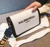 HBP イブニングバッグ夏の女性の財布とハンドバッグ 2023 新ファッションカジュアル小さな正方形のバッグ高品質ユニークなデザイナーショルダーメッセンジャー