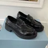 Desinger casual schoenen vrouwen monoliet loafers chocolade loafer helder lederen schoen rubber dikke bodem sneakers klassieke ronde ronde hoofdtrainers