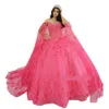 Vestidos Princesa Quinceanera Fúcsia Ombros Baixos com Capa Borboleta Espartilho com Cadarço para formatura Vestido Sweet 16 Vestidos De 15 Anos