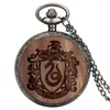 Orologi da tasca Moda Uomo Donna Orologio al quarzo a forma di serpente Piccolo pezzo di legno di faggio Catena sottile Quadrante con numeri arabi Collana con ciondolo retrò