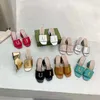 Designer högklackade tofflor för kvinnor Läder Metallspänne Sexig sommar Chunky Heel Sandaler 7,5 cm med låda 35-43