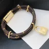 Bangle Designers Herrkvinnor armband lyxiga designer smycken faux läder 18k guldpläterad stålarmband bröllopspresent