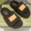 Högkvalitativ designer tofflor kvinnors ull glider vinter päls fluffig päls varma bokstäver sandaler bekväma fuzzy blick flip flop 35-44