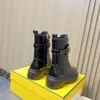 Hohe Designer-Stiefel für Damen, luxuriöser Buchstabe, dekorativer flacher Boden, schwarze Schnürung, lässige Martin-Stiefel, echtes Leder, Buchstabe Chelsea-Stiefel, Größe 35–41