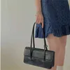 حقائب Underarm حقيبة الأقلية تصميم الإبط الحقيبة الإناث الصيفي أزياء الشمع