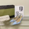 여름 새 스타일 샌들 여성 하이힐 신발 디자이너 가죽 솔리드 컬러 슬리퍼 파리 럭셔리 슬리퍼 최고 품질의 하이힐 샌들