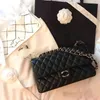 Midjeväskor Cc Waist s Xiaoxiangfeng Cf Premium Lingge Chain 2020 New Fashion One Shoulder Messenger Bag Damläder Mångsidig