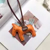 Designer Womens 33 Color Fashion Horse Animal Key Ring PU Leather Cartoon Decorative Purse Keychain Cute Car Keychains Wholesale