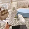 Designer Golden Shoes Femmes Super Star Sneakers Marque Hommes Casual Nouvelle version Chaussure de luxe Sequin Classique Blanc Faire vieux sale Casual Shoe Lace 0804