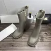 نساء Rainboots الموضة في الركبة عالية الحذاء المطر طويل القامة إنجلترا على طراز مقاوم للماء ريشة المياه المطاطية أحذية قوية قوية 261Z