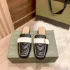 Half di alta qualit￠ da donna Slifor classiche sandali piatti in pelle designer di lusso di lusso sandalo retr￲ sandalo estate femmini