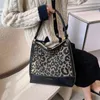 Messenger Bags Print Leopard One ombro Bolsa Crossbody Outono e inverno Novo estilo de tendência Bolsas de grande capacidade