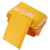 Envoltura de regalo 50 PCS / LOTE Kraft Papel Mailers Burbuja Sobres Bolsas Sobre acolchado con bolsa de correo