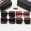 Lunettes de soleil Mode Ins Net Rouge Mêmes hommes et femmes 2460 Antireflection Marque Couleur Mixte Designer Square Dames Lunettes Rétro Class244a