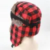 Berets Wintermützen für Herren Bombermütze Fell Rot Warm Earflap Cap Winddicht Frauen Dicker Plaid Russische Uschanka Schwarz Blau8790125