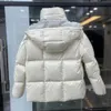 Chaqueta de plumas Mujer Capucha Diseñador Parana Puffer Invierno Abrigos cortos Parkas de manga larga 2YW8