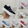 2022 Luxury Women's Sneakers Designer Casual Shoes Motorcykel Dekorerade med tjocka gummisula V￤skor