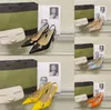 여름 새 스타일 샌들 여성 하이힐 신발 디자이너 가죽 솔리드 컬러 슬리퍼 파리 럭셔리 슬리퍼 최고 품질의 하이힐 샌들