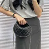 CC-väska Shoppingväskor Frankrike Dam Lyx Designer Klassisk Mini Clutch Silver Metall Kedja Crossbody Shoulder Party Streent Trender Utomhus Sa