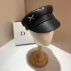 베레모 디자이너 브랜드 PU Sboy 모자 여성 다이아몬드 편지 플랫 탑 캡 솔리드 컬러 Militray Hat