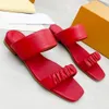 Populära damer Platt sandal sippers Elegant Klassiskt Enkelt Mode Mångsidig Generös Nett Röd Stjärna Rekommenderad Följare Sommar Kända märkessandaler toffel