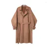 Les trenchs masculins trench-coat masculins model de batte de chauve-souris lâche vintage lacets pas de boutons vêtements d'hiver en daim moyen de longueur moyenne pure couleur mancheur vnxi concepteur