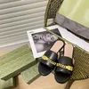 Klasik moda düz renk terlik en kaliteli yaz terlik yeni stil kadın deri scuffs sandal bayan lüks eğlence düz dip sandal orijinal kutu