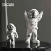 Figurines décoratives Statue d'astronaute en résine Figurines de décoration pour la maison Sculpture Décoration de salle Figurines miniatures créatives Accessoires de décoration pour la maison