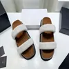 2023 Yaz Kadınlar tıkanık Flats Sandalet Terlik Unisex Ayakkabı Klasik Renkler Moda Flats