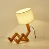 Lampes de table en bois Robot Forme pliante lampe créative Europe Night Light Fashion Chambre d'étude