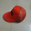 2022 Designer Lexurie Lettre Broderie Bend Wave Caps Hip Hop Visor Malha Masculino Feminino Cruz Punk Bonés de Beisebol