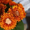 装飾的な花人工花秋のヒマワリ6ヘッド結婚式のブライダルフォールホーム装飾テーブルの茎付き偽の花束