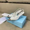 P Femmes Haute Qualité Simple Sandales Mode Chaussures Pointues Sandale De Luxe En Cuir Pantoufles Designer Femmes Sexy Fête De Mariage Robe À Talons Hauts Avec boîte d'origine 7DY4