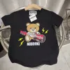 2022 Luxe Designer Tees Kindermode T-shirts Jongens Meisjes Zomer Caual Brief Gedrukt driekleur beer Tops Baby Kind T-shirts Styl5189922