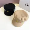 Berets British Retro Letters Embroidery Beret Womens Fall Winter Felt Military Captain Cap Sboy Hats Flat Top Octagonal Hat 2022