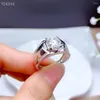 Anelli a grappolo Solitario da uomo 2CT Lab Anello con pietra preziosa con diamanti Anello in argento sterling 925 Gioielli di fidanzamento Fede nuziale per il regalo di anniversario