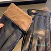 Acess￳rios de moda Luvas de grife feminino Luvas de luxo de luxo de luxo Brand Five Fingers Glove Cashmere quente dentro da tela de toque Mitrine 21SS
