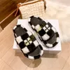 Met doos smfk designer slippers kompas bumper barokke stijl shearling slipper schaakbord wit zwart groen luxe platte vrouwen schoenen top dames sandaal
