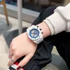 Hetzelfde horloge vrouwelijke top tien merken concept transparante sporttrend