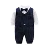 Kravatla Bebek Kostümü Bebek Bebek Romper Erkek Doğum Çocuklar İçin Boy Boy Genç Gentelman Giysileri 220905