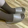 النعال milikuyou الأصلي النساء الرجال العلامة التجارية الشاطئ شاطئ الأحذية غير الرسمية ايفا شريحة flip flop 2022 الصيف صندل الرجال