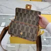 Baget Çanta flep Messenger Çanta çanta Kadın Crossbody Çanta Tek Omuz Mektup Paketi Cüzdan Yüksek Kalite Baskılı Personel Paketi Bayanlar