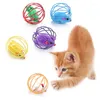 ألعاب Cat 1pcs عصا عصا الريشة مع جرس الماوس قفص البلاستيك البلاستيك ملونة ملونة مستلزم