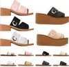 2022 Nya designers Luxurys Sandaler Kvinnor Tistrar Flat Platform Mule Wooey Slider Slides Black White Pool Ladies Casual Sandal Paris Summer Outdoor Beach Shoes